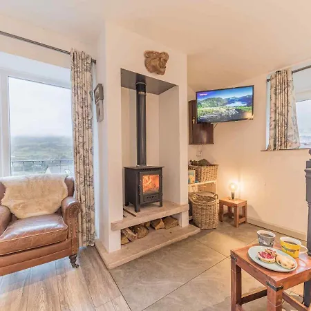 Pass The Keys Little Two Bed Two Bath Amazing Views Parking * Ambleside