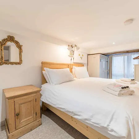 펜션 Pass The Keys Little Two Bed Two Bath Amazing Views Parking *