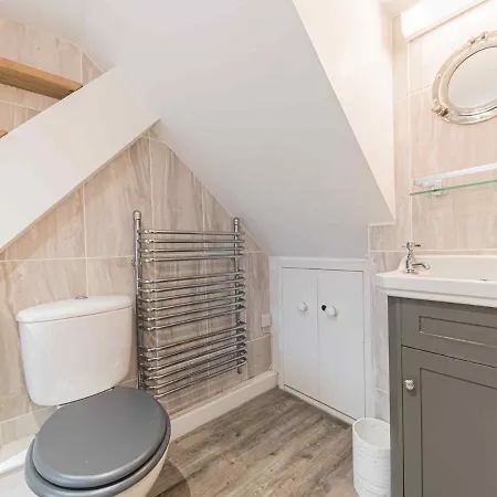 Pass The Keys Little Two Bed Two Bath Amazing Views Parking Ambleside